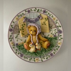 CHERISHED TEDDIES - EASTER 1997 SCULPTED PLATE - GIRL WITH CHICKS